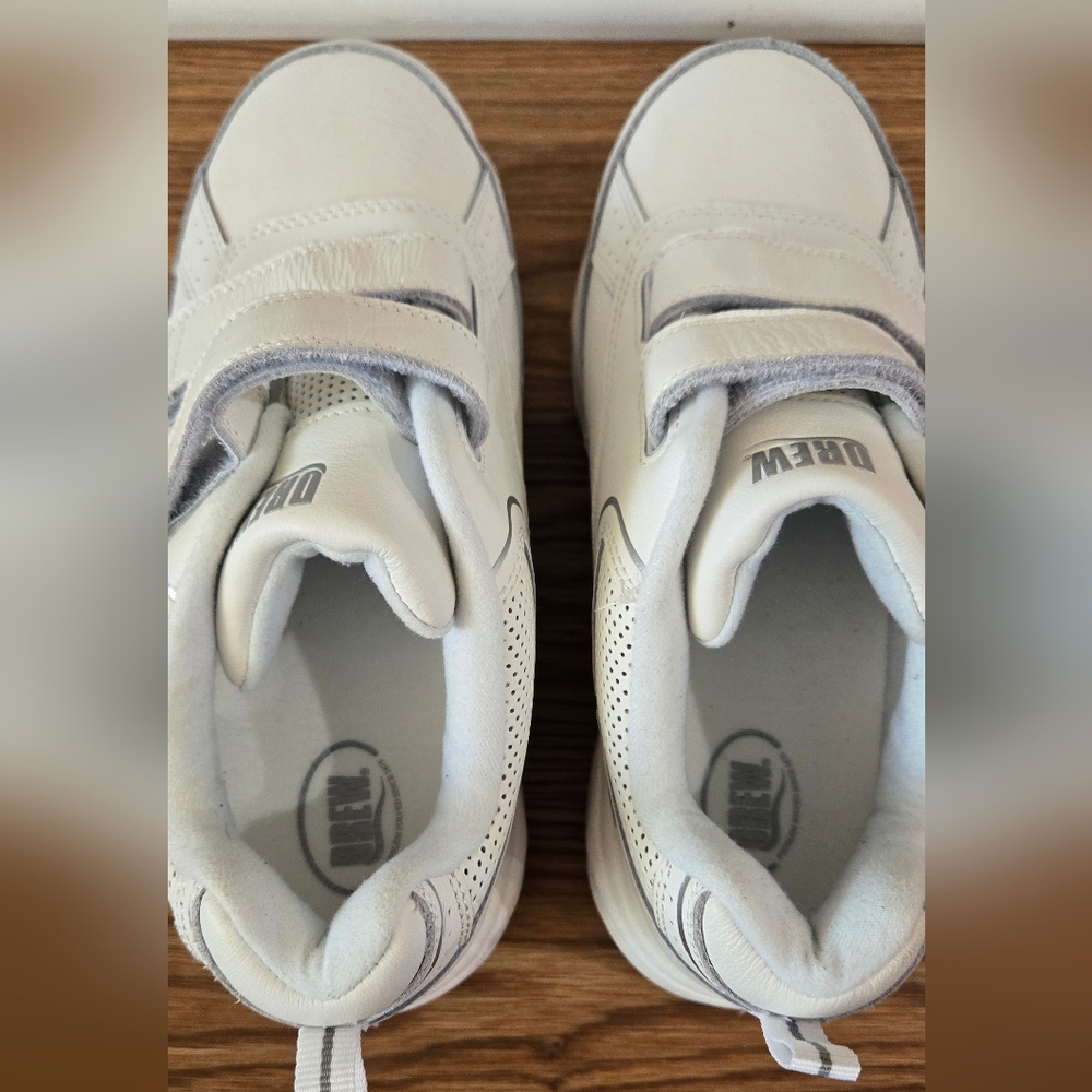 Women's DREW Paige Leather Strap Closure Orthopedic Sneakers - Picture 6 of 8